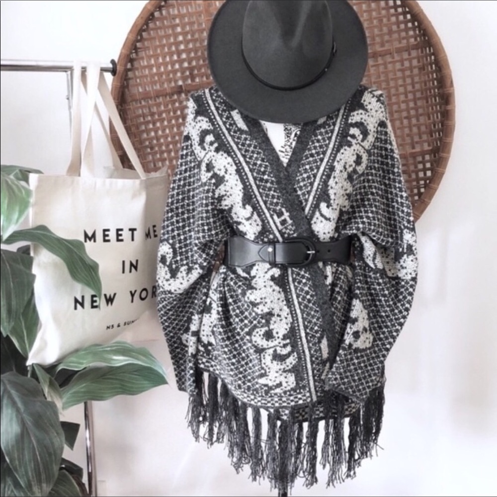 La Fee Verte Anthropologie sweater. Grey/cream Dolman sleeve.